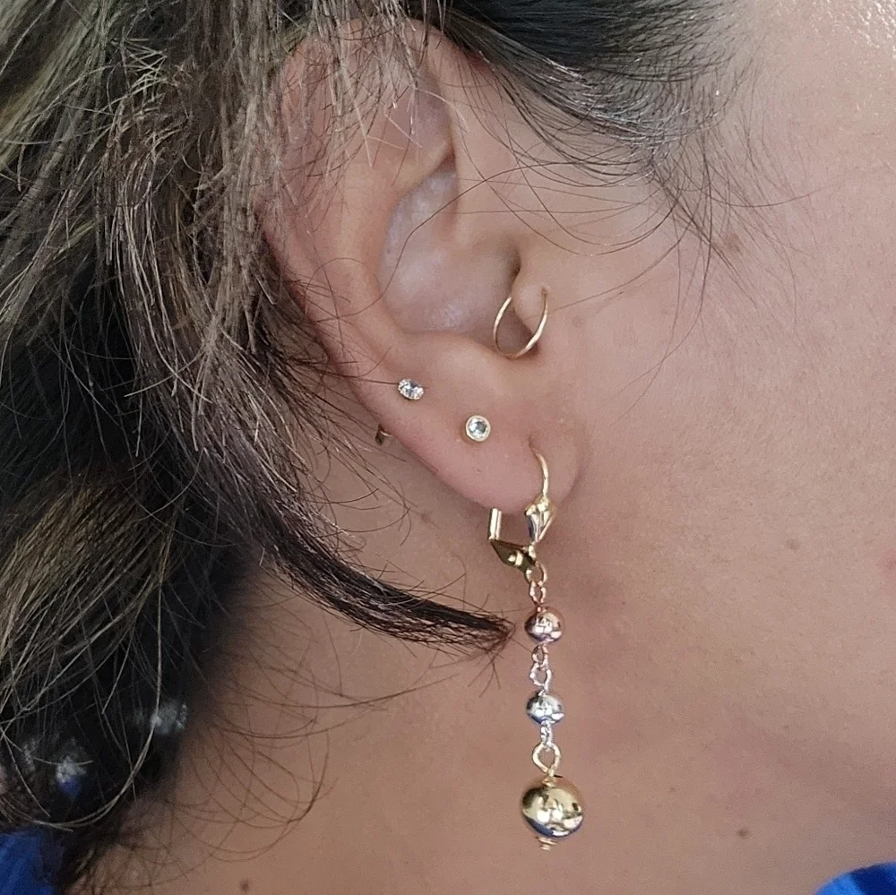 THREE tone gold filled earrings - Picture 4 of 6